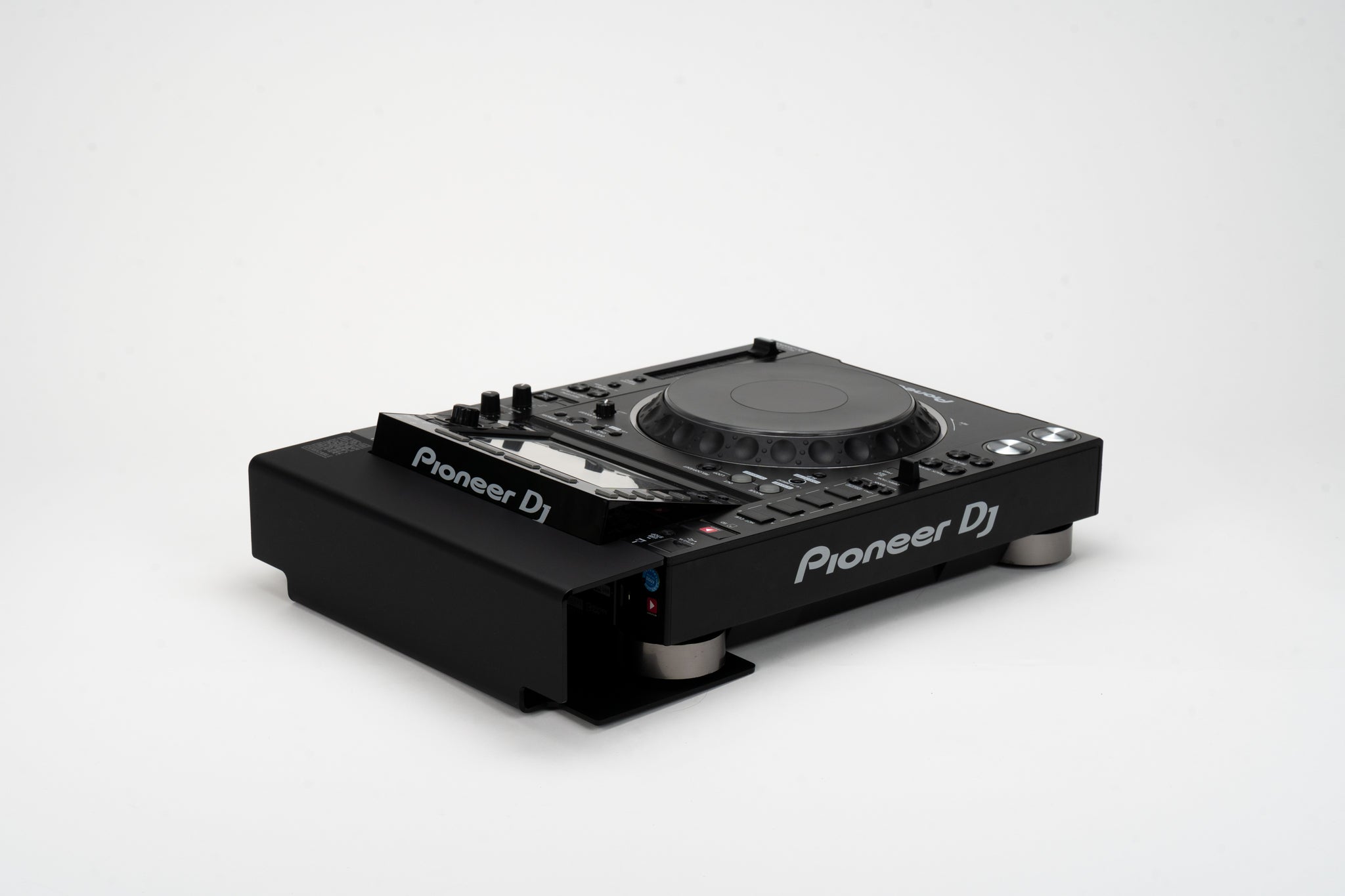 Cable cover installed on Pioneer CDJ-2000