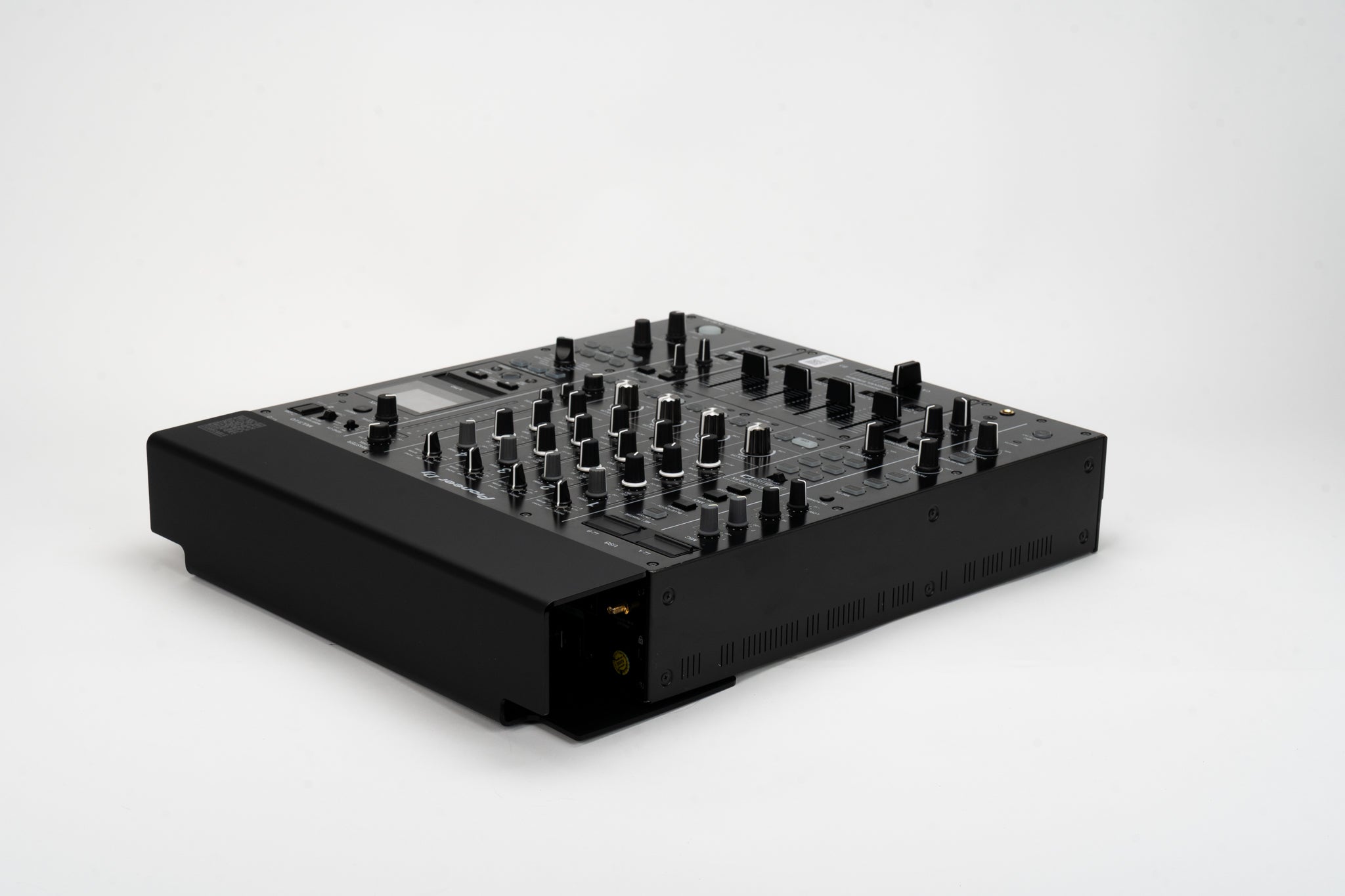 Cable cover installed on Pioneer DJM-A9