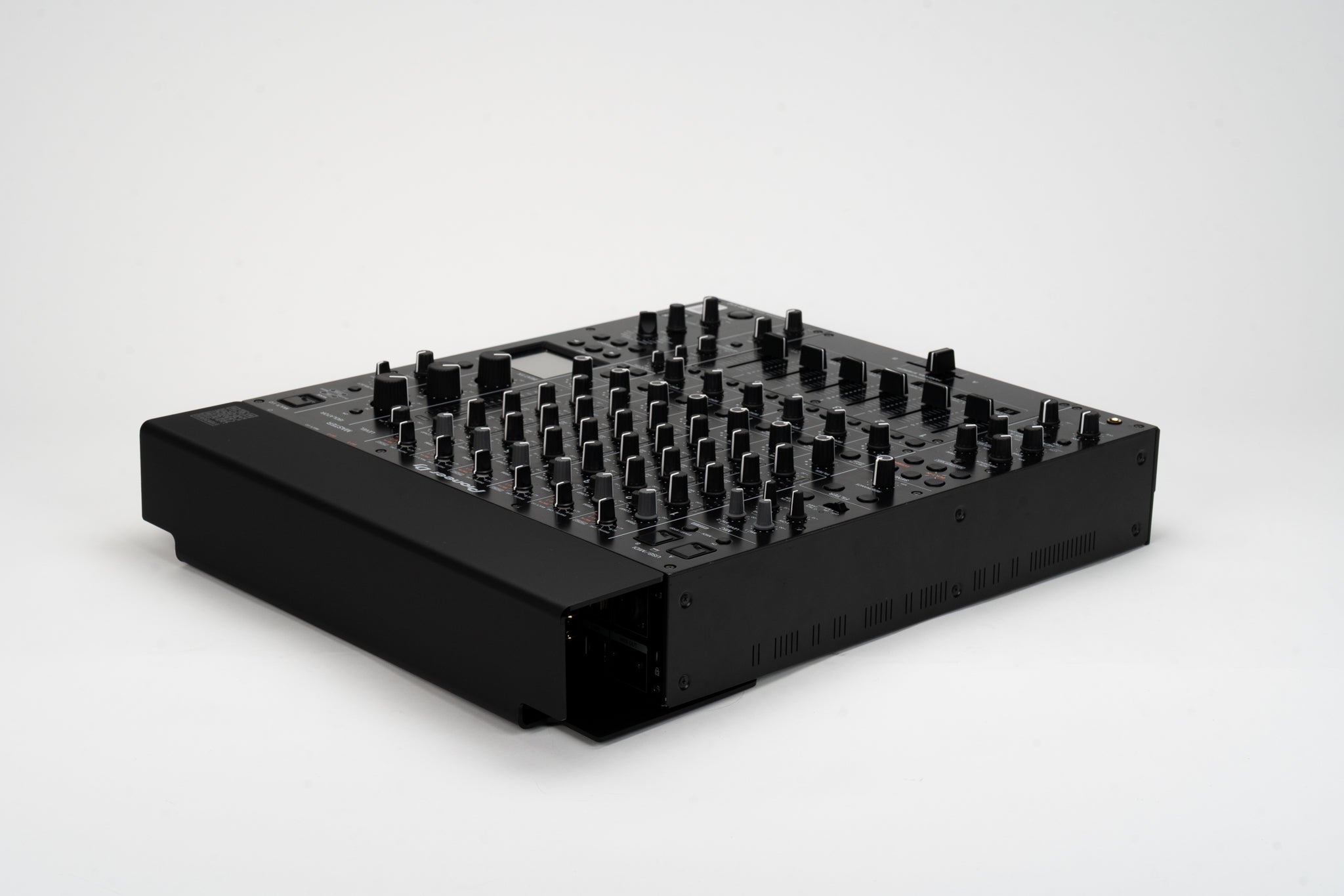 Cable cover installed on Pioneer DJM-V10